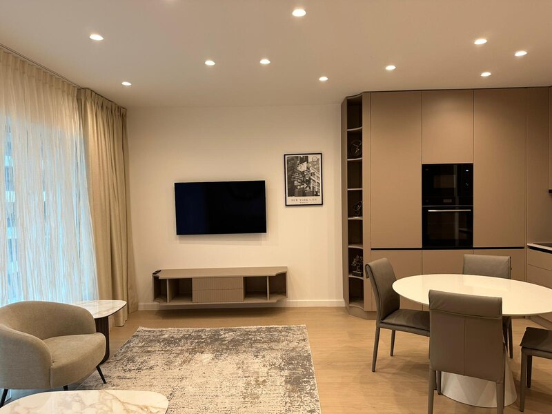 Aviatiei, Promenada Mall,